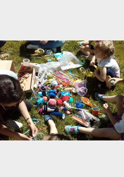 warsztaty plastyczne na trawie