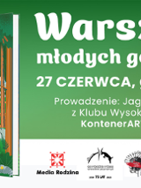 Plakat, który reklamuje warsztaty rodzinne "Poradnik młodych górzystów". Z lewej strony zdjęcie książki, z prawej napisy, które informują o warsztatach.