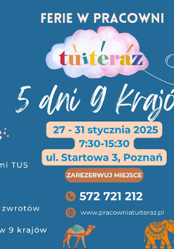 Granatowe tło z kilkoma kolorowymi grafikami, które przedstawiają jedzenie lub elementy kultury różnych krajów. Po prawej w okrągłej ramce zdjęcie portretowe kobiety w okrągłych okularach i długich brązowych włosach. Jest to plakat informujący w skrócie o półkoloniach. Informacje z plakatu powtórzono w treśći artykułu.