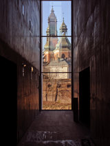 widok na poznańską katedrę z bramy Poznania