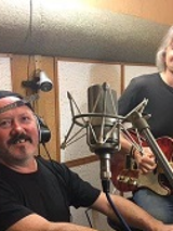 Witek Łukaszewski i Andrzej Mazurek z instrumentami