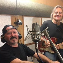 Witek Łukaszewski i Andrzej Mazurek z instrumentami