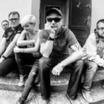 Wojtek Pilichowski z zespołem