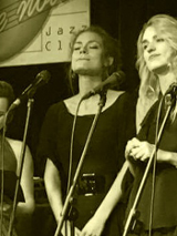 wokalistki studia na scenie