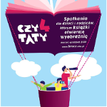 grafika to plakat przedstawiający rodzinę lecącą balonem. Zamiast powłoki balona gondolę unosi książka z napisem czytaty 4.