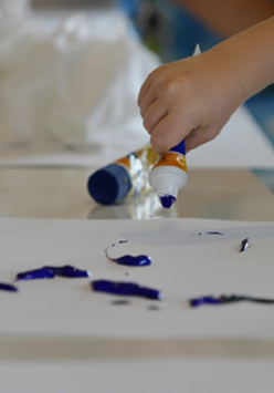 zabawa z tubką farby