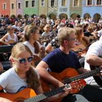 Zacznij od gitary i ukulele!