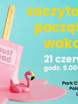 roztapiajacy sie różowy lód na patyku po którym pływa flaming