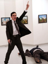 Zdjęcia Roku tureckiego fotografa Burhan'a Ozbilici