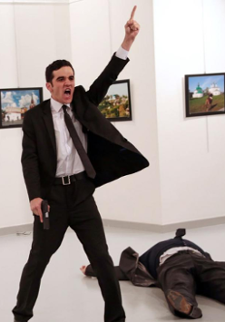 Zdjęcia Roku tureckiego fotografa Burhan'a Ozbilici