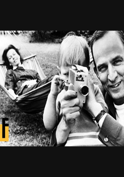 Czarno-białe zdjęcie Ingmara Bergmana, prawdopodobnie z córką i żoną