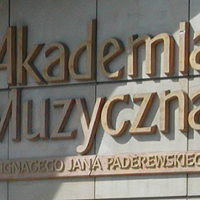Na zdjęciu napis Akademia Muzyczna.