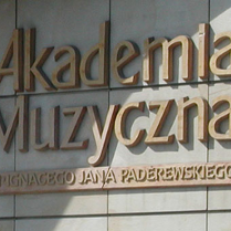 Na zdjęciu napis Akademia Muzyczna.