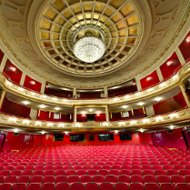 Na zdjęciu widownia Opery poznańskiej.