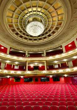 Na zdjęciu widownia Opery poznańskiej.