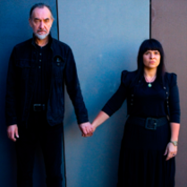 Na zdjęciu para artystów występujących podczas koncertu.