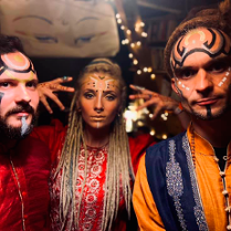 Na zdjęciu członkowie zespołu.