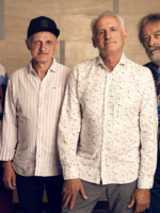 Na zdjęciu członkowie zespołu.