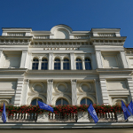 Na zdjęciu fasada Teatru Polskiego w Poznaniu.