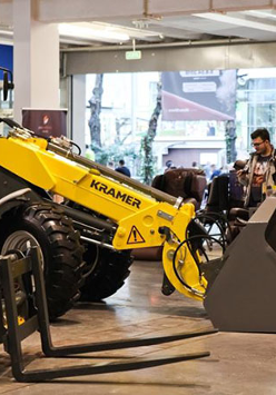 Zdjęcie koparki na targach poznańskich