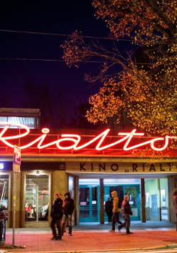Na zdjęciu neon kina Rialro.