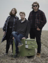 Na zdjęciu członkowie zespołu.