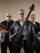 Na zdjęciu członkowie zespołu.