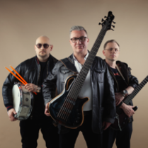 Na zdjęciu członkowie zespołu.