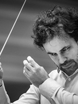 Na zdjęciu dyrygent Łukasz Borowicz.