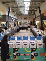 zdjecie z giełdy płyt w centrum handlowym M1