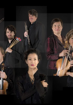 Na zdjęciu członkowie zespołu.