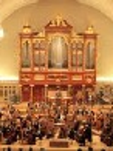 Na zdjęciu scena i muzycy podczas koncertu w auli UAM.