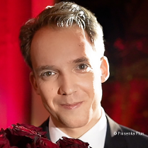 Na zdjęciu twarz artysty.