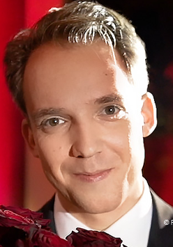 Na zdjęciu twarz artysty.