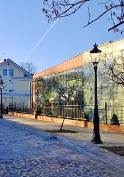 na zdjęciu budynek rezerwatu Genius loci.