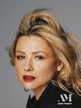 Na zdjęciu twarz artystki.