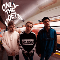 Na zdjęciu członkowie zespołu.