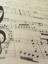 Zdjęcie zeszytu z nutami.