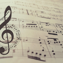 Zdjęcie zeszytu z nutami.