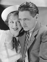 Czarnobiałe zdjęcie Bodo z aktorką.