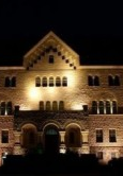 Na zdjęciu CK Zamek nocą.