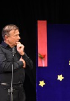 Na zdjęciu fragment przedstawienia.