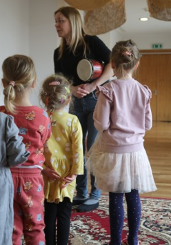 Na zdjęciu fragment warsztatów dla dzieci.