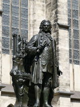 Zdjęcie pomnika Bacha w Lipsku.