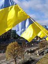 Na zdjęciu flagi ukraińskie na CK Zamek.