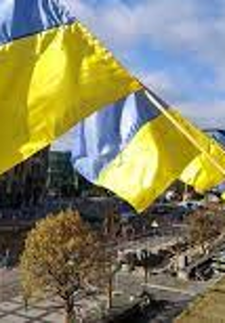 Na zdjęciu flagi ukraińskie na CK Zamek.