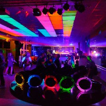 zdjęcie tańczących ludzi