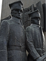 Na zdjęciu pomnik Powstańców Wielkopolskich w Poznaniu.