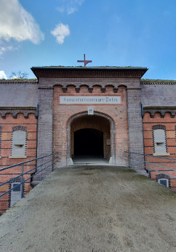 Zdjęcie wejścia do fortu.