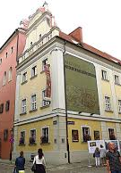 Na zdjęciu budynek Muzeum Archeologicznego w Poznaniu.